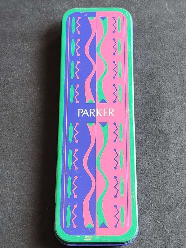 Vintage Parker Vector Fountain Pen (mint condition) in tin (needs refill) - as per photograph