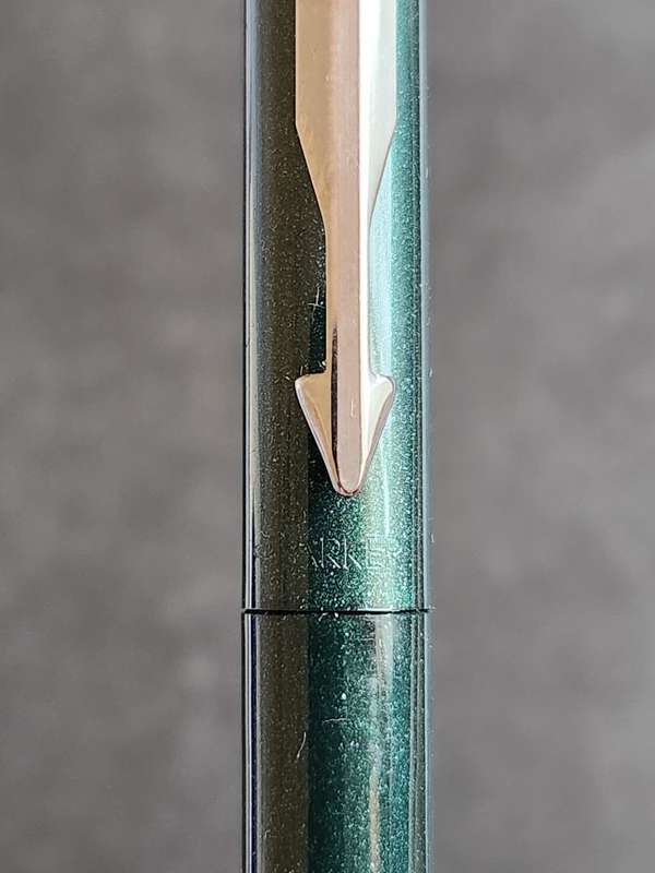 Vintage Parker Vector Fountain Pen (mint condition) in tin (needs refill) - as per photograph