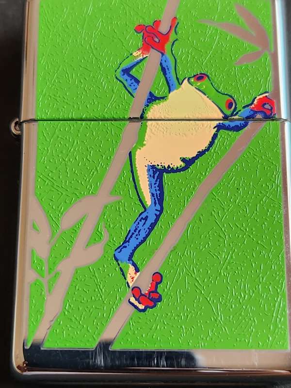 Vintage Zippo Frog Lighter made in USA (needs gas ) - as per photograph