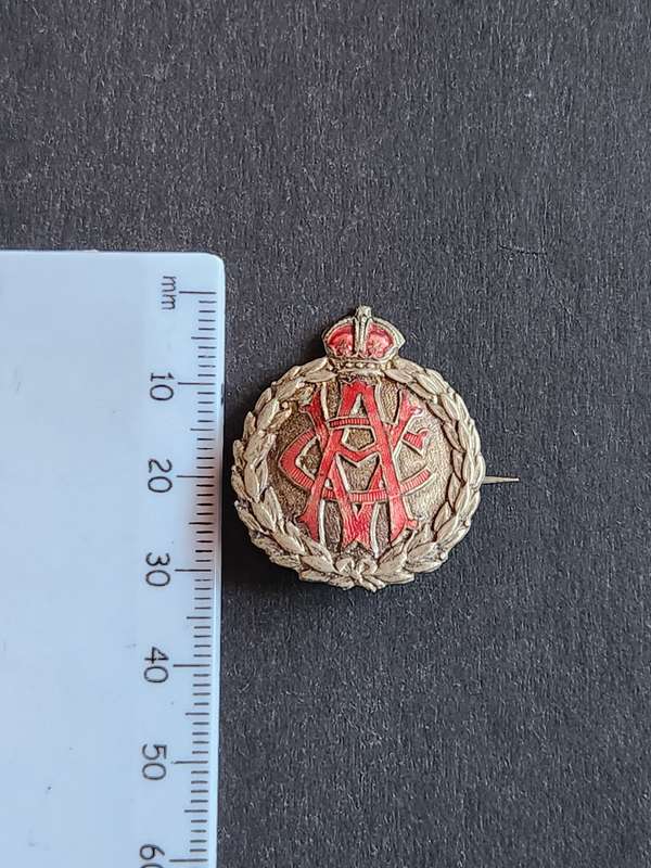 Army Veteran Corps Sweetheart Brooch (enameled) 25mm x 30mm - as per photograph