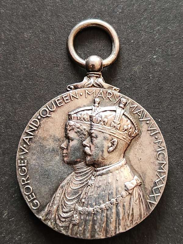 Silver Jubilee Medal King George V and Queen Mary 1935 - as per photograph