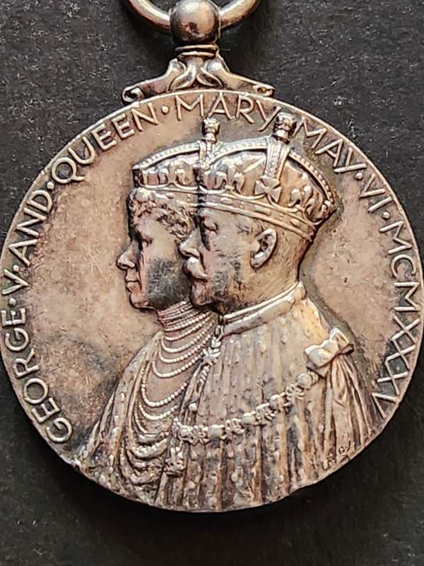 Silver Jubilee Medal King George V and Queen Mary 1935 - as per photograph