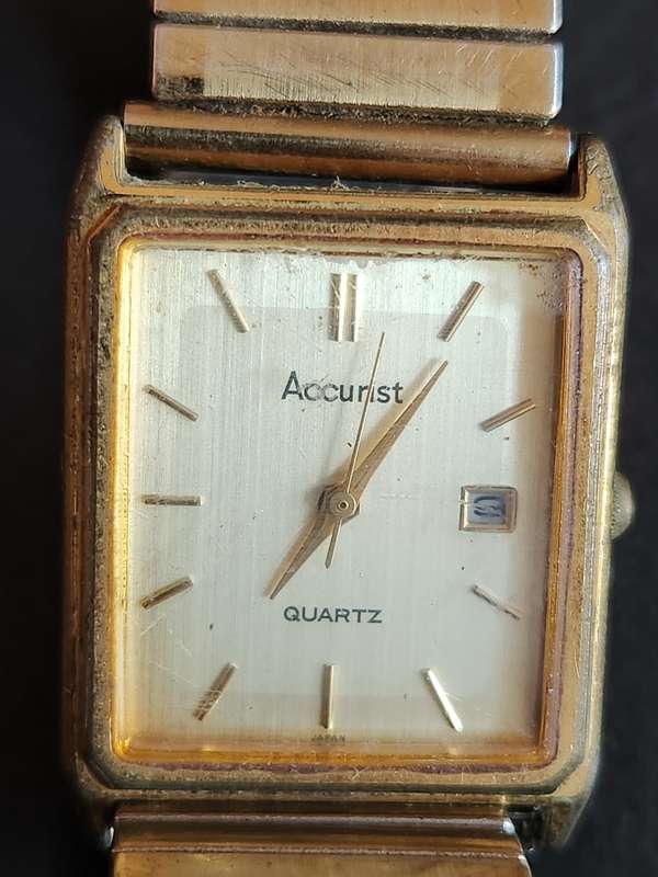 Vintage Accurist Men`s Quartz Watch (not working) - as per photograph