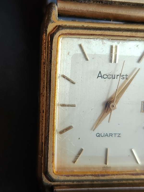 Vintage Accurist Men`s Quartz Watch (not working) - as per photograph