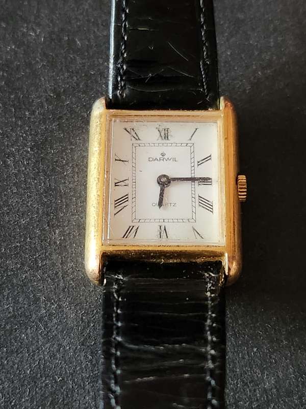Vintage Ladies Darwil Quartz Swissmade Wrist Watch (not working) - As per photograph