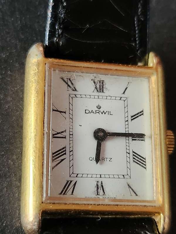 Vintage Ladies Darwil Quartz Swissmade Wrist Watch (not working) - As per photograph