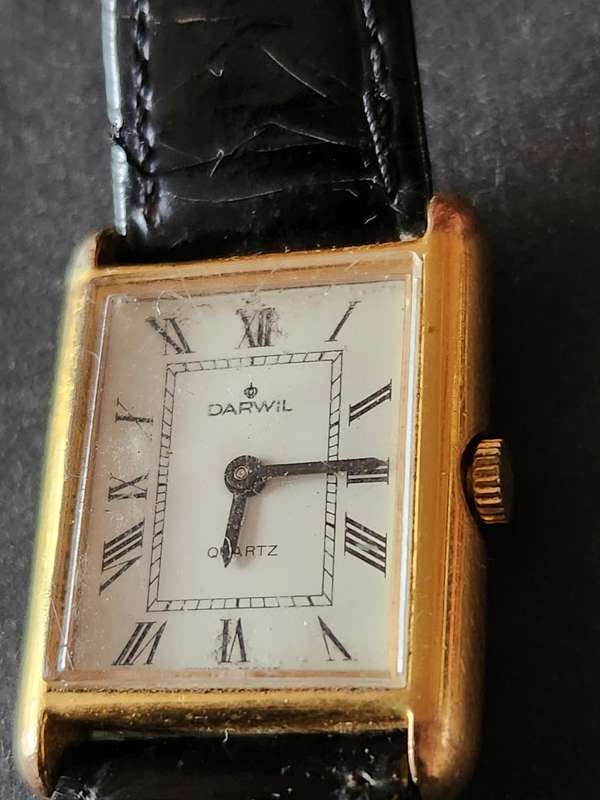 Vintage Ladies Darwil Quartz Swissmade Wrist Watch (not working) - As per photograph