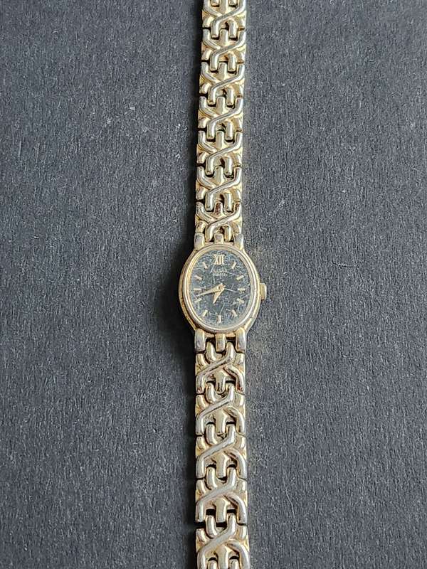 Vintage Ladies Pulsar Quartz Watch (not working) - as per photograph