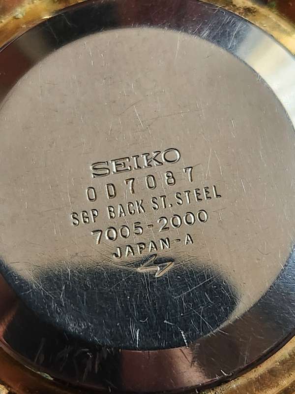 Vintage Seiko 7005A 17 Jewels Men`s Wrist Watch runs/stops - needs a service - as per photograph