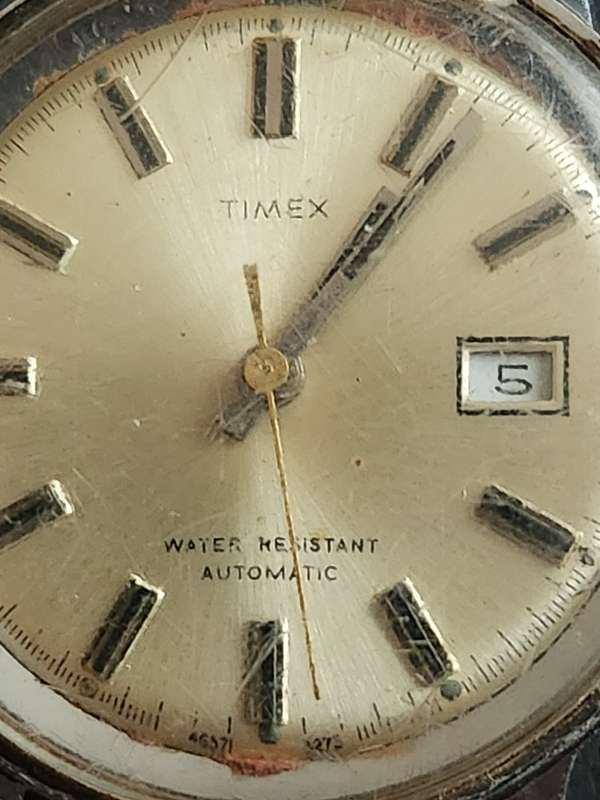 Vintage Timex Water Resistant Automatic Men`s Wrist Watch (not working)- as per photograph