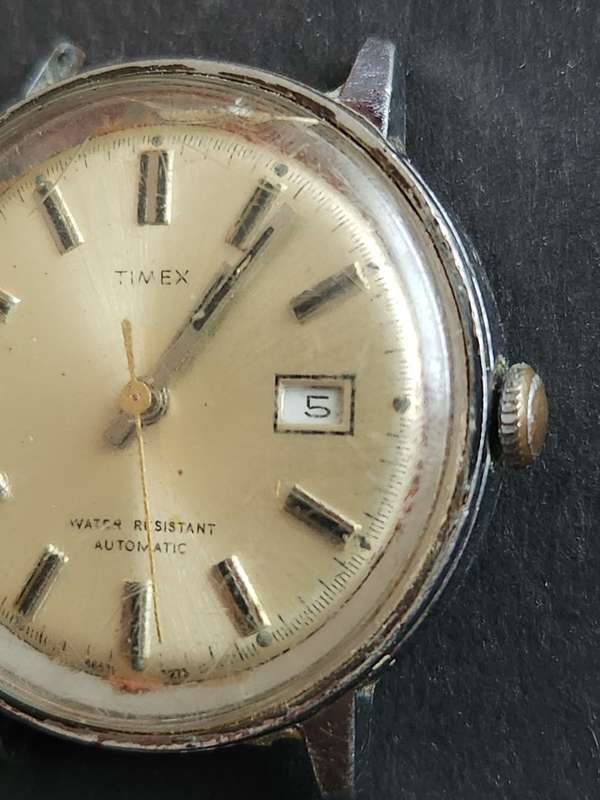 Vintage Timex Water Resistant Automatic Men`s Wrist Watch (not working)- as per photograph