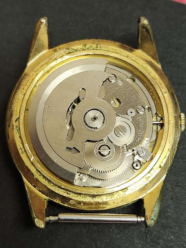 Vintage Timex Water Resistant Automatic Men`s Wrist Watch (not working)- as per photograph