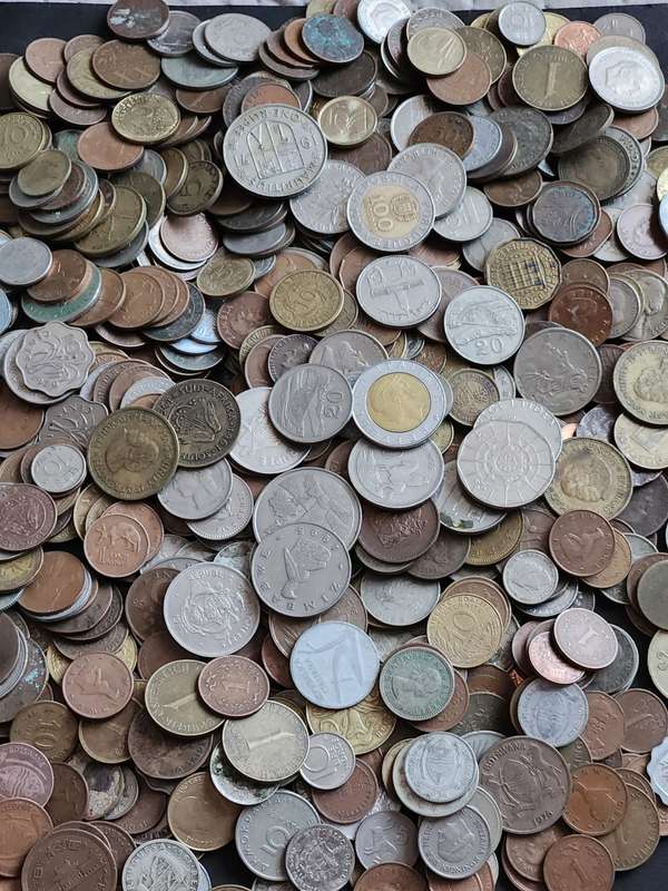 Mixed Lot of World Coins 2 kg - as per photograph