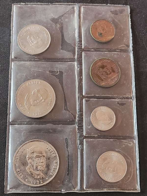 SA Mint Pack 1982 - as per photograph