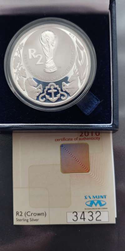 2010 Silver (31.1g) Proof R2 crown FIFA WORLD CUP SOCCER