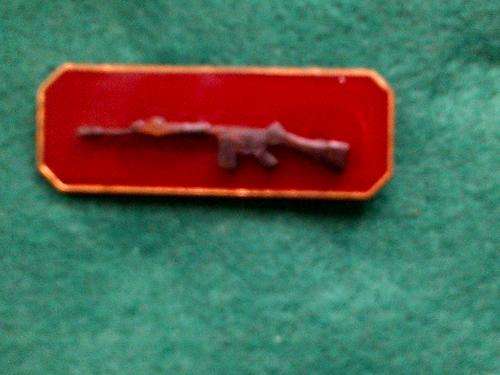 SADF MEDIC'S PROFICIENCY MARKSMAN BADGE 1980 TO DATE - ORIGINAL - SCARES