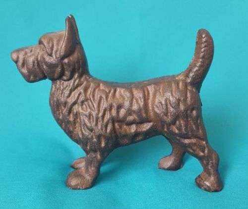 VINTAGE CAST IRON SCOTTISH TERRIER DOG FIGURINE