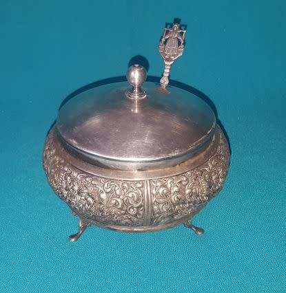 BEAUTIFUL DETAILED DUTCH SILVER PLATED SUGAR BOWL + SPOON