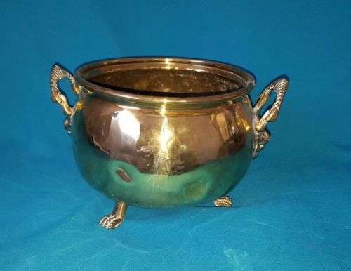 VINTAGE HEAVY BRASS PLANTER WITH LION HEAD HANDLES