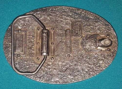 1986 "THE UNITED STATES OF AMERICA" METAL + ENAMEL BELT BUCKLE