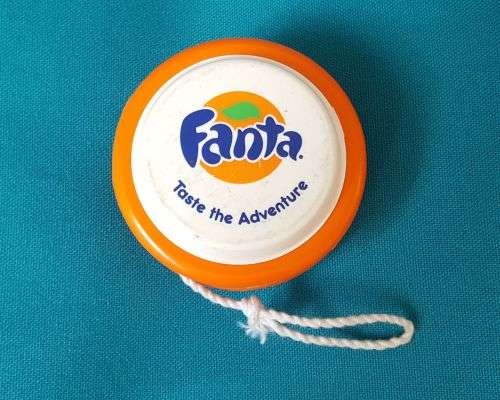 COLLECTABLE OLD  FANTA YO-YO