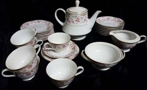 BEAUTIFUL VINTAGE TEA FOR 6 NORITAKE TEA SET (PINK ROSE DETAIL)