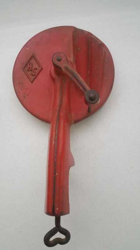 VINTAGE BEAN SLICER