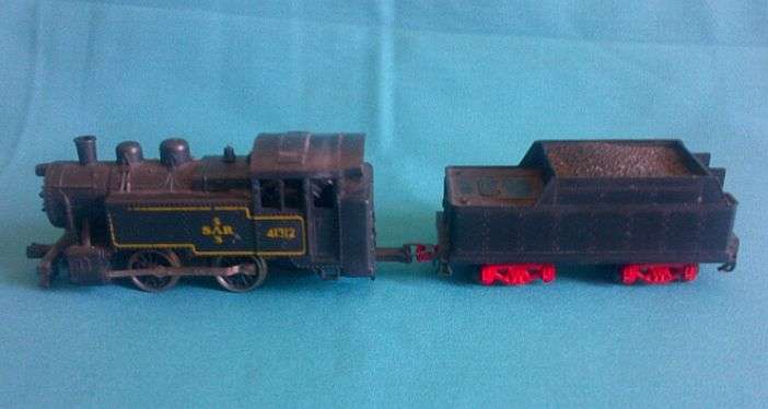 LIMA SAR LOCO + COAL WAGON (HO SCALE)