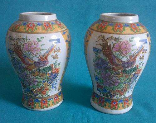 PAIR OF COLOURFUL ORIENTAL PORCELAIN VASES>>>LOVELY DETAIL
