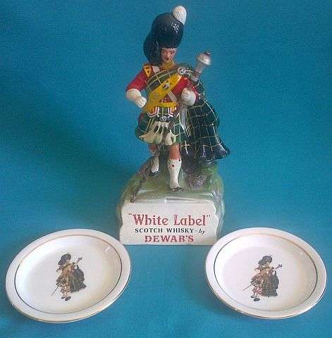 LARGE DEWAR'S SCOTCH WHISKY "WHITE LABEL" FIGURE+ COASTERS