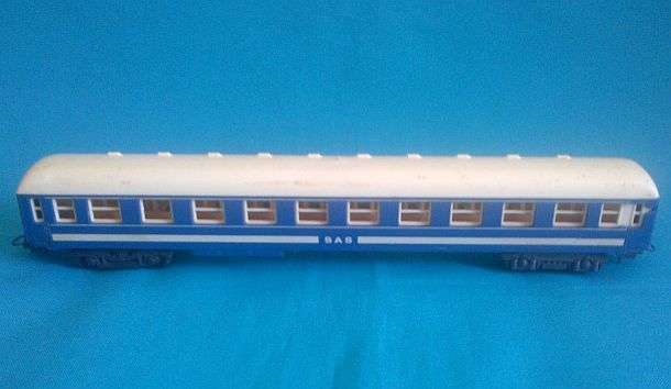 BLUE LIMA SAR / SAS PASSENGER COACH (HO SCALE)