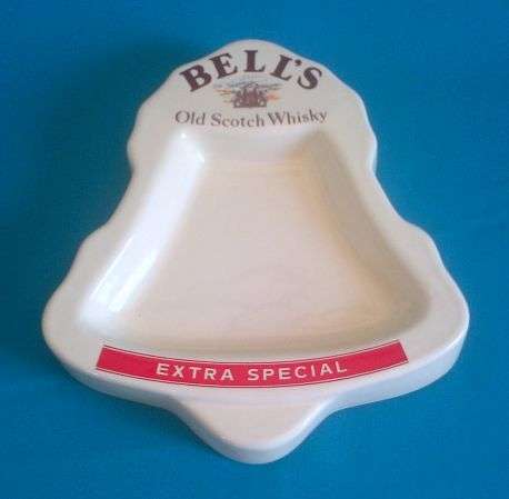 LARGE PORCELAIN BELL-SHAPED "BELL'S SCOTCH WHISKY" ASHTRAY