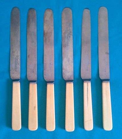SET OF 6 OLD BONE HANDLE DINNER KNIVES