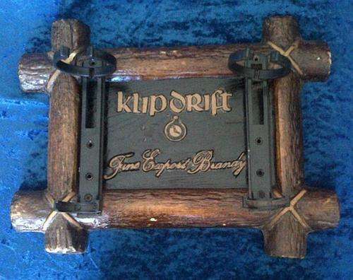 KLIPDRIFT BRANDY WOODEN LIQUOR BOTTLE HOLDER/ PLAQUE
