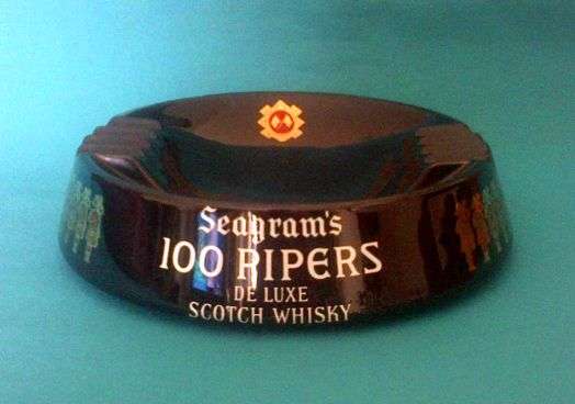 LARGE PORCELAIN "SEAGRAM'S SCOTCH WHISKY" ASHTRAY (WADE)