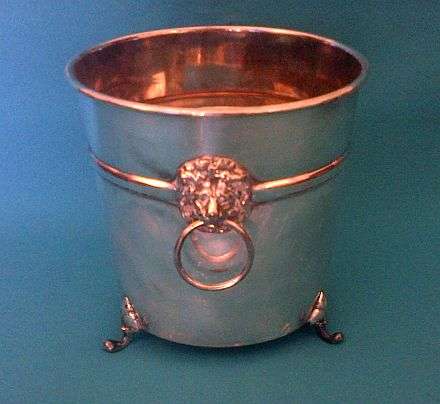 STUNNING SILVER PLATED EMESS ICE BUCKET WITH LION HEAD HANDLES