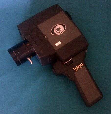 VINTAGE YASHICA 8MM MOVIE CAMERA