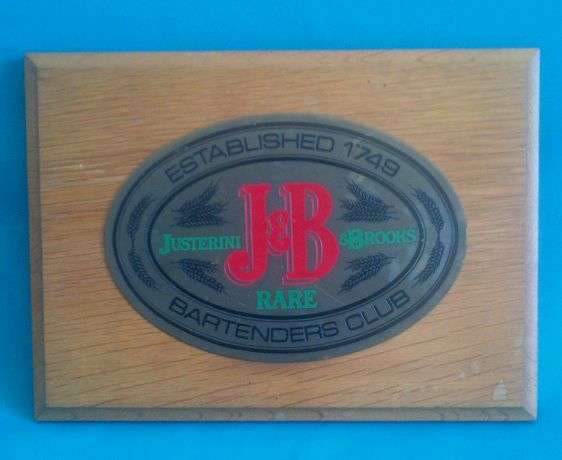 SUPERB HEAVY WOODEN "J&B BARTENDERS CLUB" BAR WALL PLAQUE