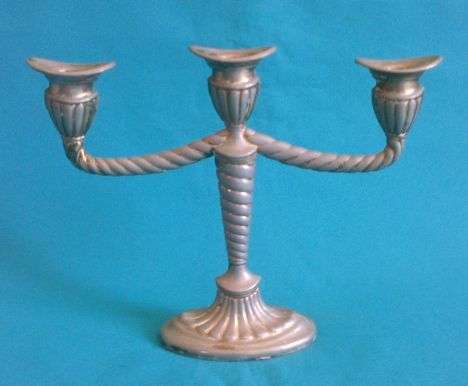 LOVELY OLD SILVER PLATED CANDLE STICK HOLDER>>> ENGLAND