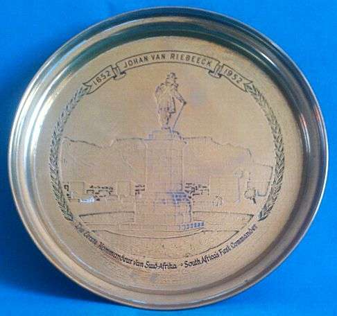 BRASS VAN RIEBEECK (1652-1952) TRAY