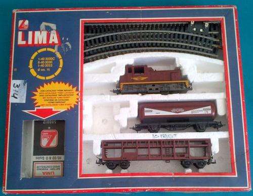 BOXED LIMA RAILWAYS SAR/ SAS TRAIN SET - HO SCALE