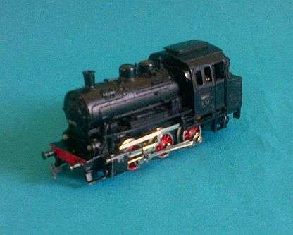 MARKLIN STEAM LOCOMOTIVE (HO SCALE)