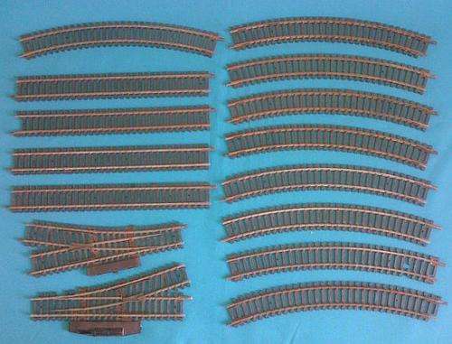 LOT OF 15 LIMA RAILWAYS TRAIN TRACKS- HO SCALE