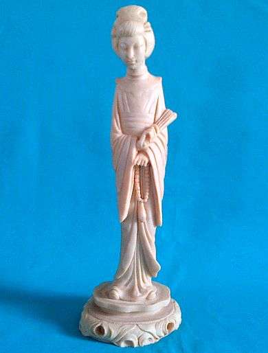 DETAILED ORIENTAL RESIN SCULPTURE/ FIGURINE