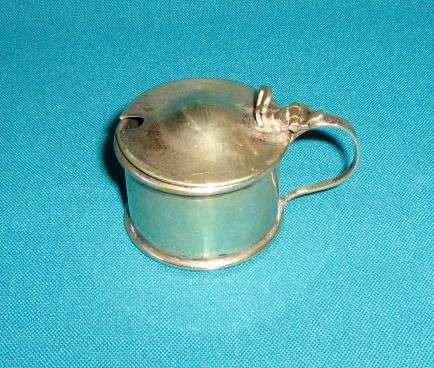 OLD SILVER PLATED E.P.N.S MUSTARD POT