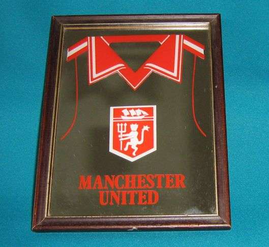 MANCHESTER UNITED FOOTBALL JERSEY MIRROR