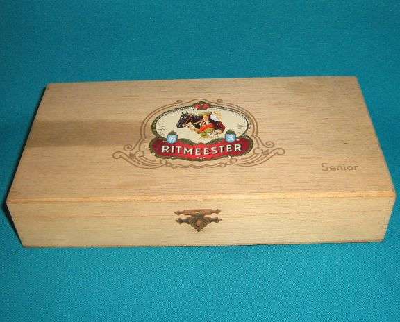 OLD WOODEN RITMEESTER CIGAR BOX