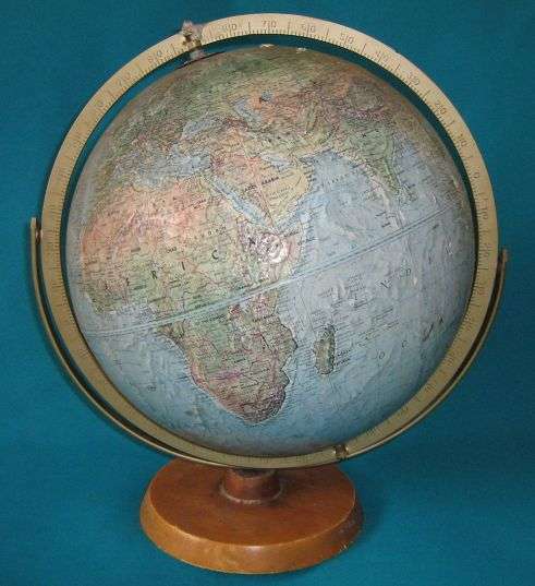 OLD READER'S DIGEST WORLD GLOBE, SHOWING RHODESIA ETC.