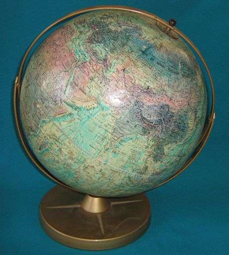 OLD WORLD OCEAN SERIES WORLD GLOBE, SHOWING RHODESIA ETC.