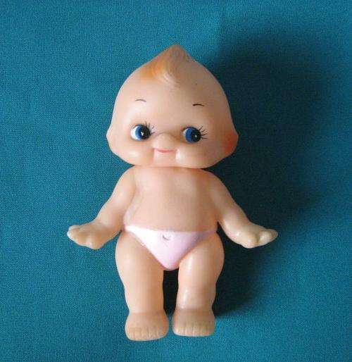 SMALL VINTAGE RUBBER KEWPIE SQUEEZE/ SQUEAK DOLL
